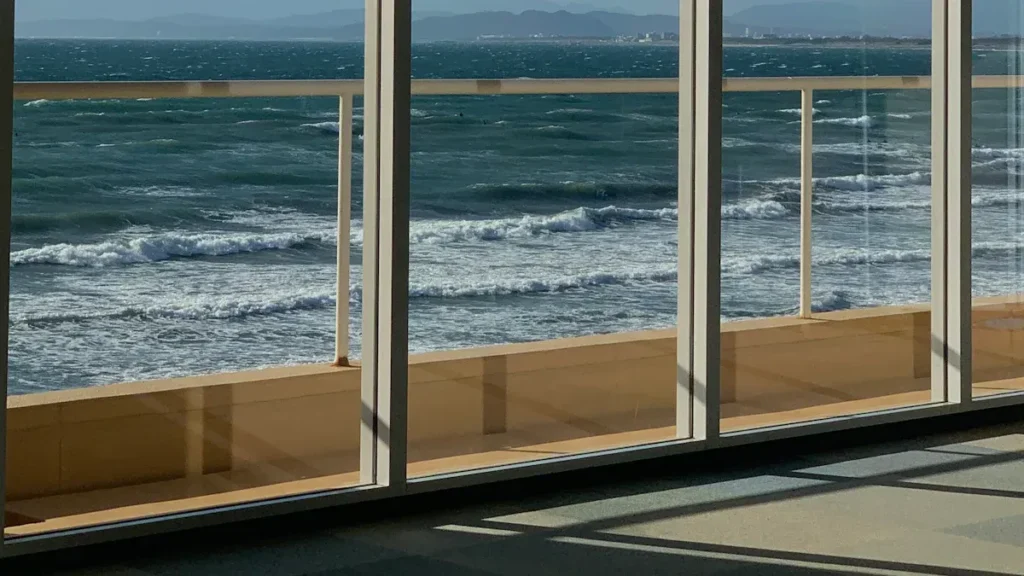 Large-Windows-Sliding-Doors-Installation_-Prevent-Water-Leaks-and-Rework-from-Poor-Sealing