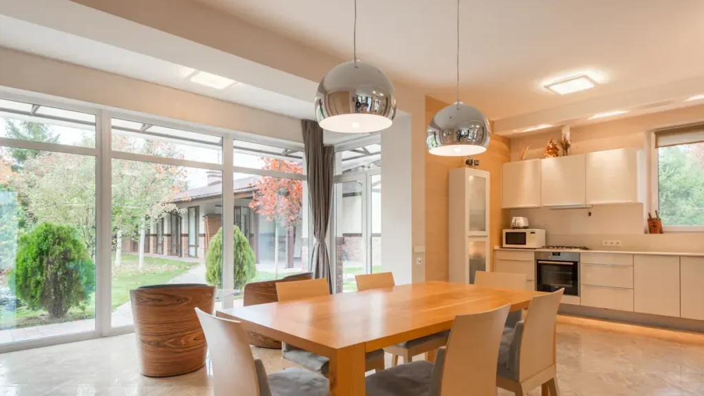 Maximizing-Views-and-Natural-Light-1024×576